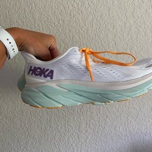 Hoka Clifton 8